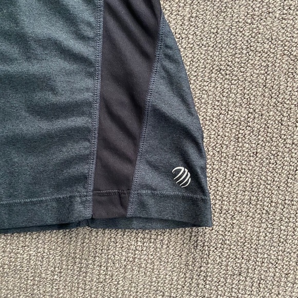 3 tanks included : Reebok/2XU/MPG Small fit - Picture 9 of 16